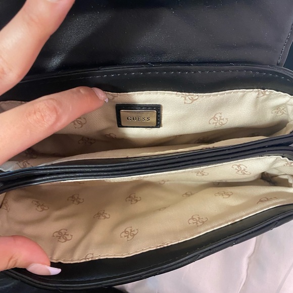 black brand new with tags guess purse - Picture 4 of 4